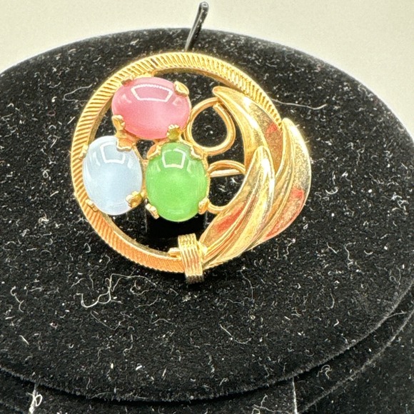 Jelly Belly Jewelry - Vintage Stone Trio Brooch Pin Feathers Gold Tone Green Pink Blue Enamel